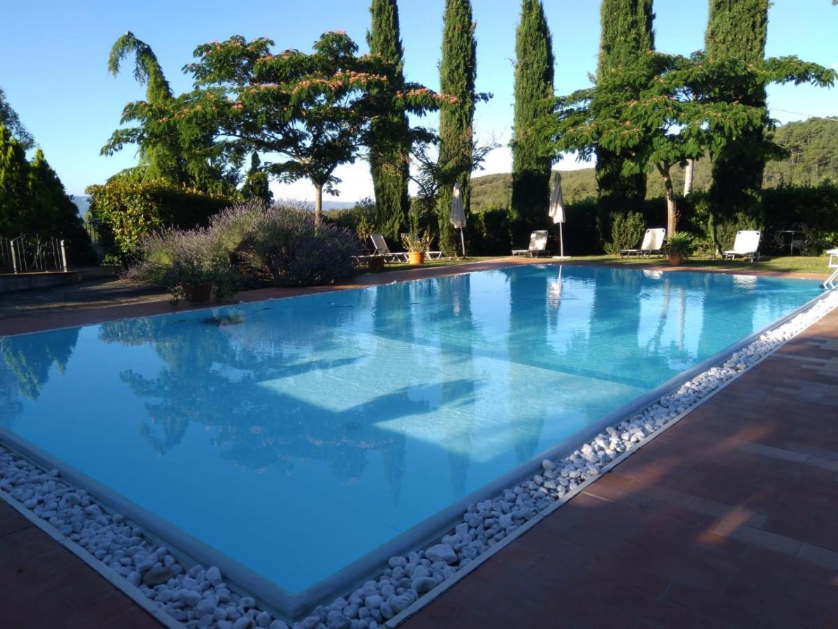 Villa La Grotta San Giustino Valdarno Bagian luar foto
