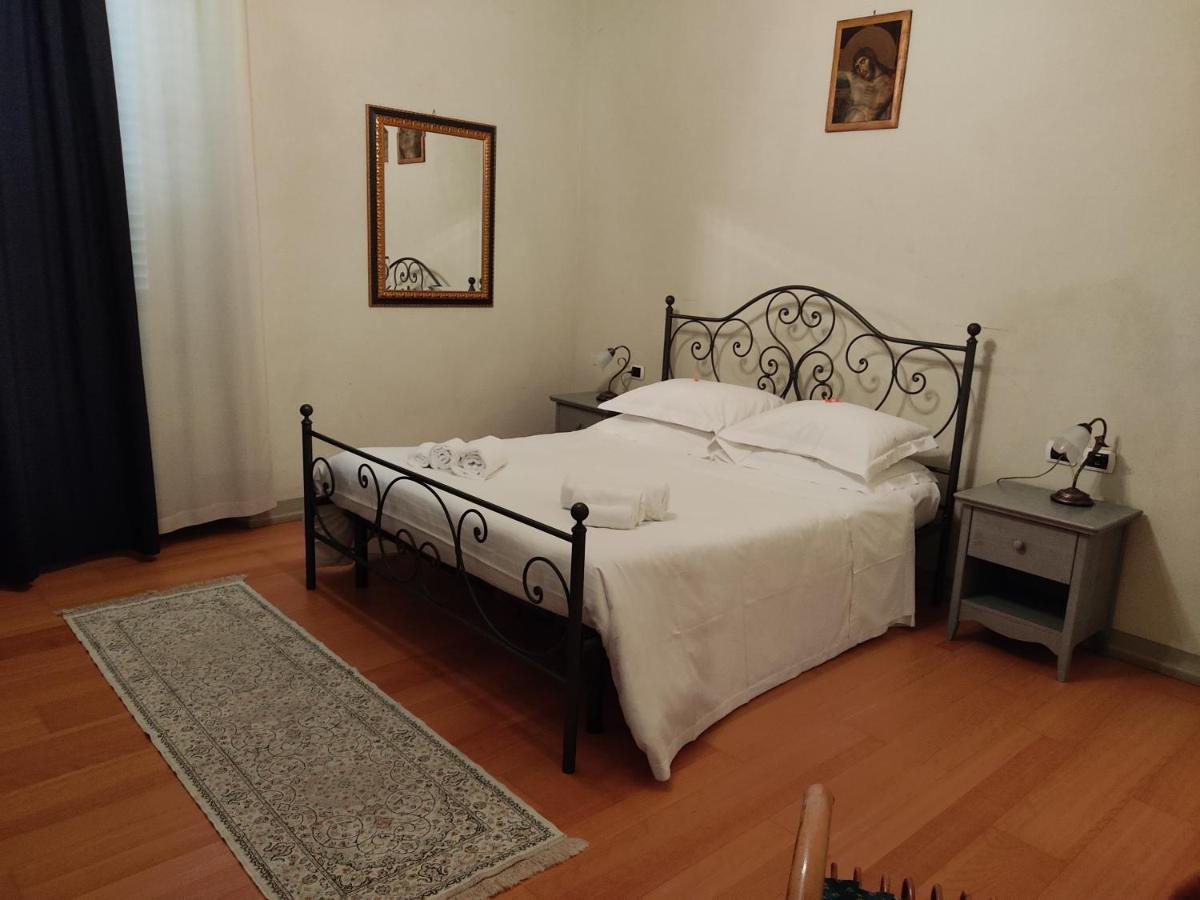 Villa La Grotta San Giustino Valdarno Bagian luar foto