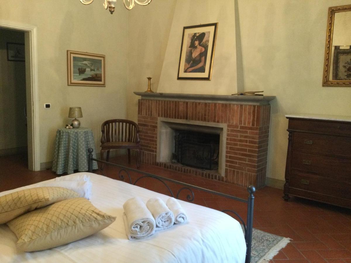 Villa La Grotta San Giustino Valdarno Bagian luar foto