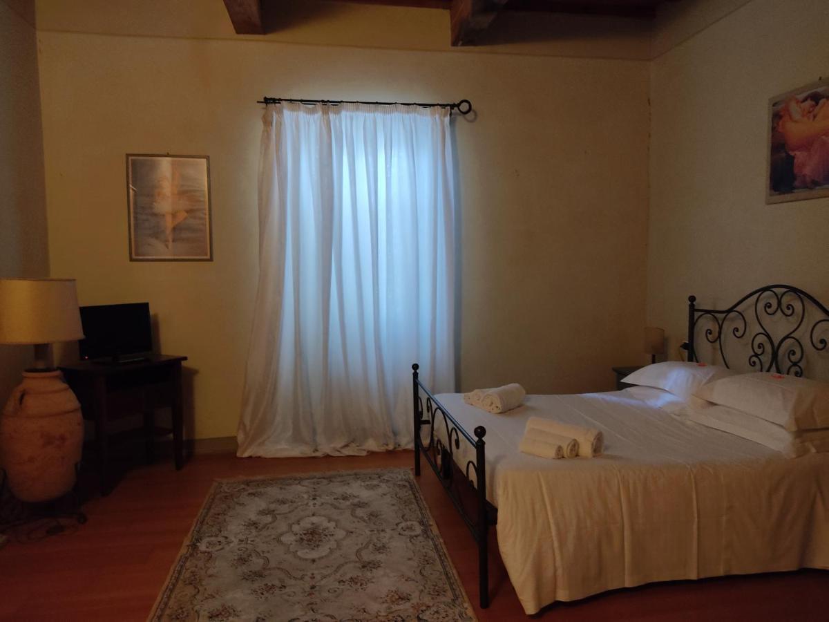 Villa La Grotta San Giustino Valdarno Bagian luar foto